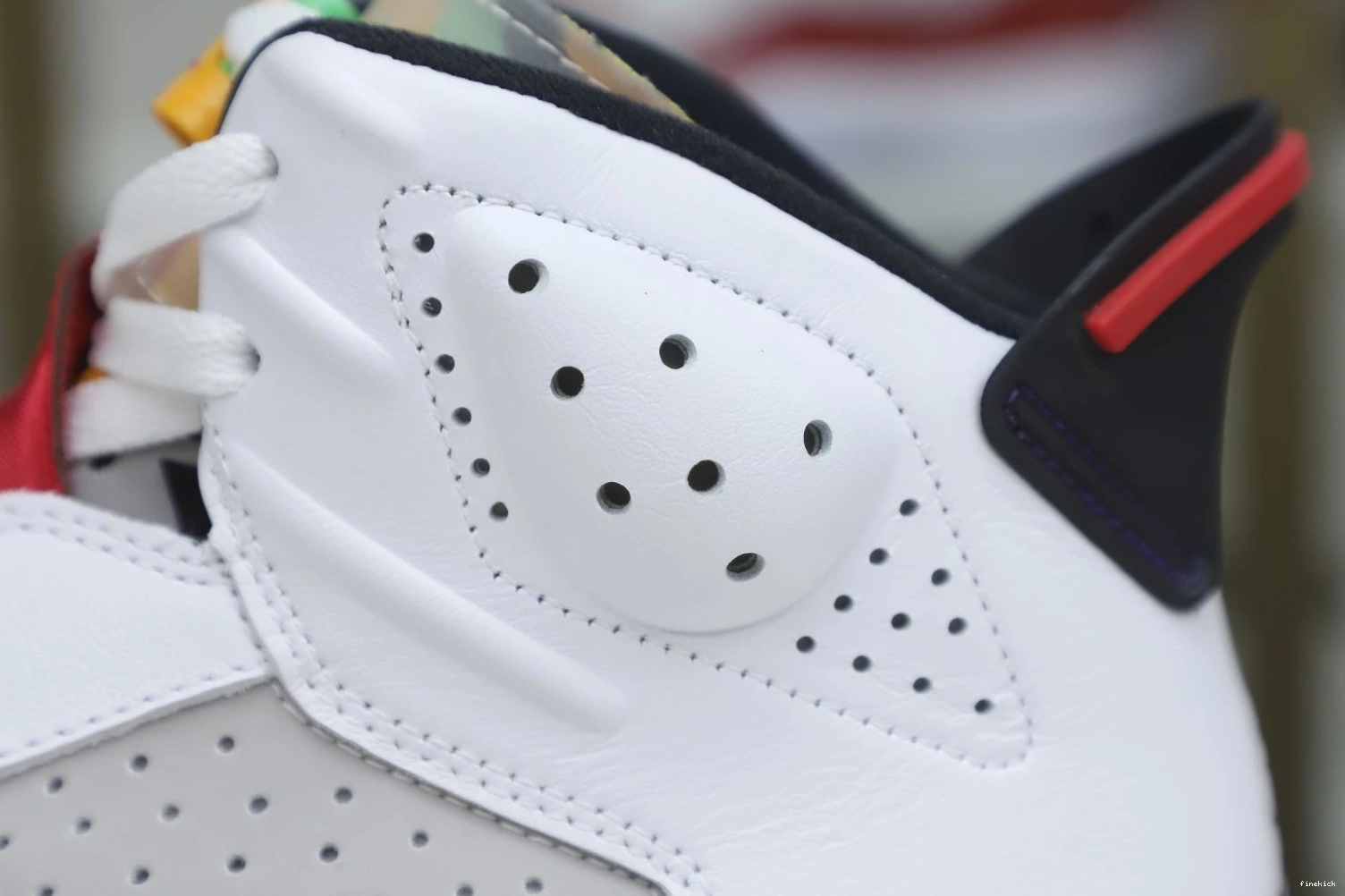 NEUTRAL GREY JORDAN RETRO 6 AIR 1030